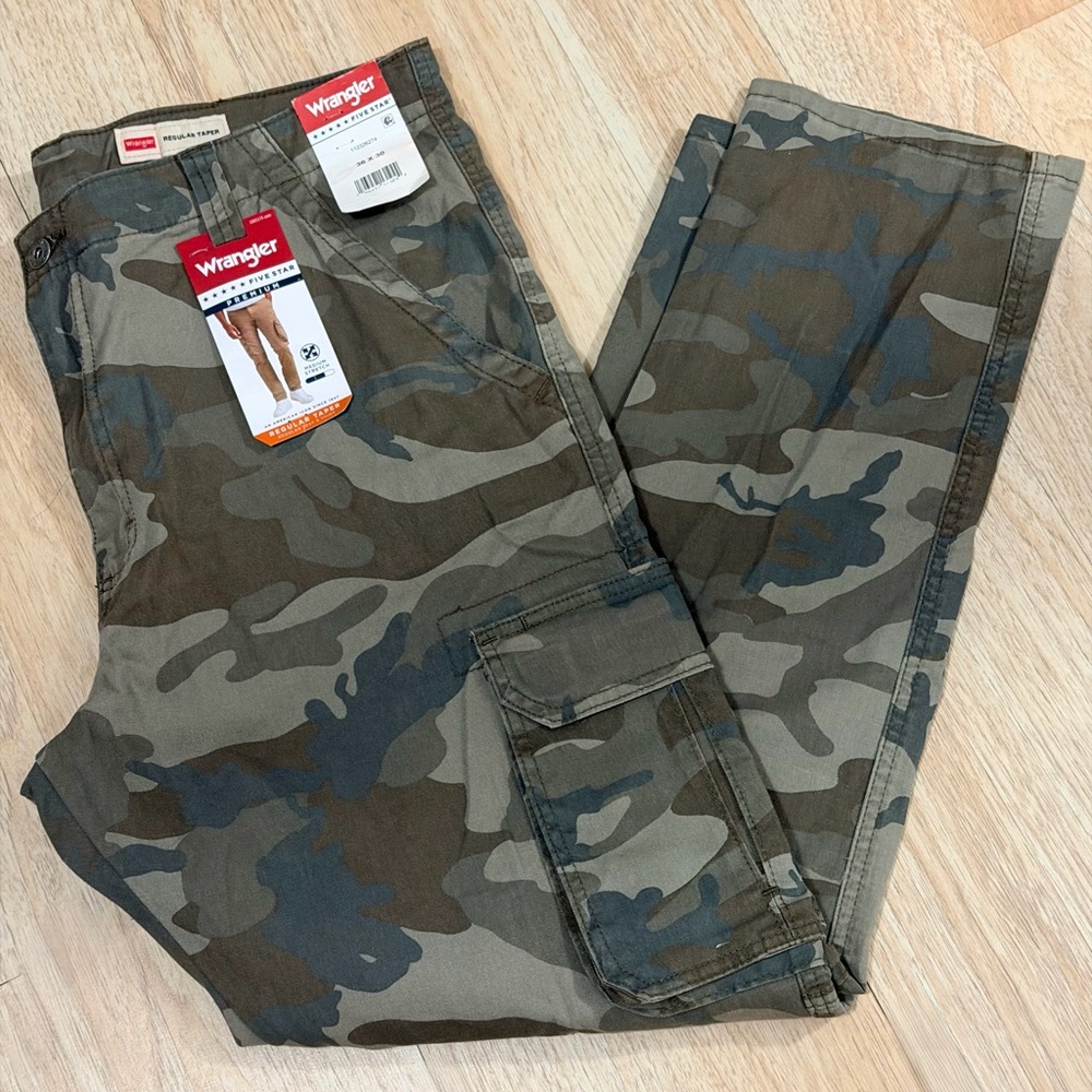 Wrangler Men's Camo Cargo Pants - Green/Gray
